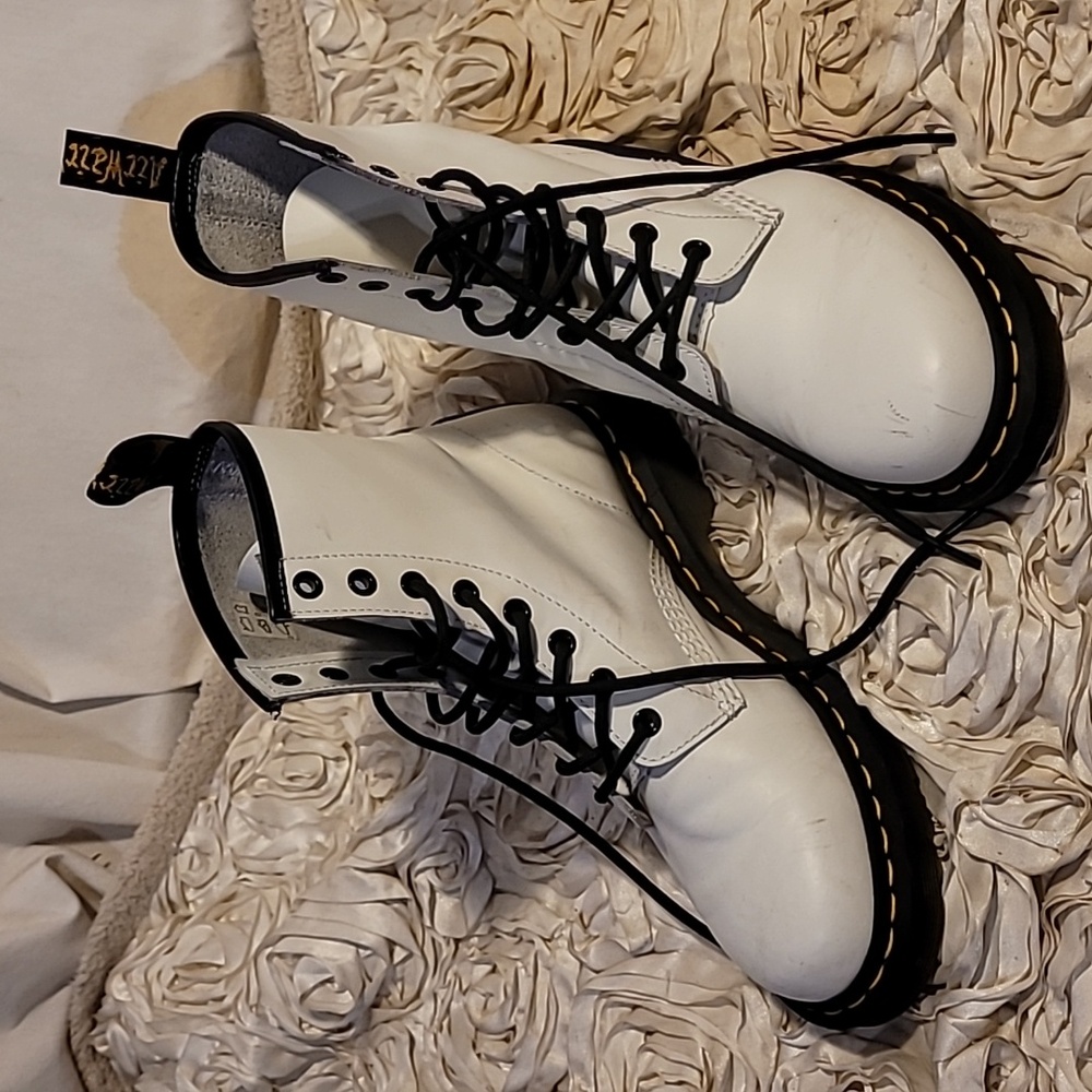 Dr. Martens White Lace Up Boots - Sz 9